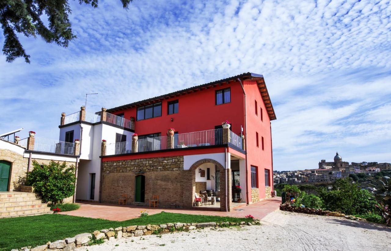פיאצה ארמרינה La Casa Rossa Country House מראה חיצוני תמונה